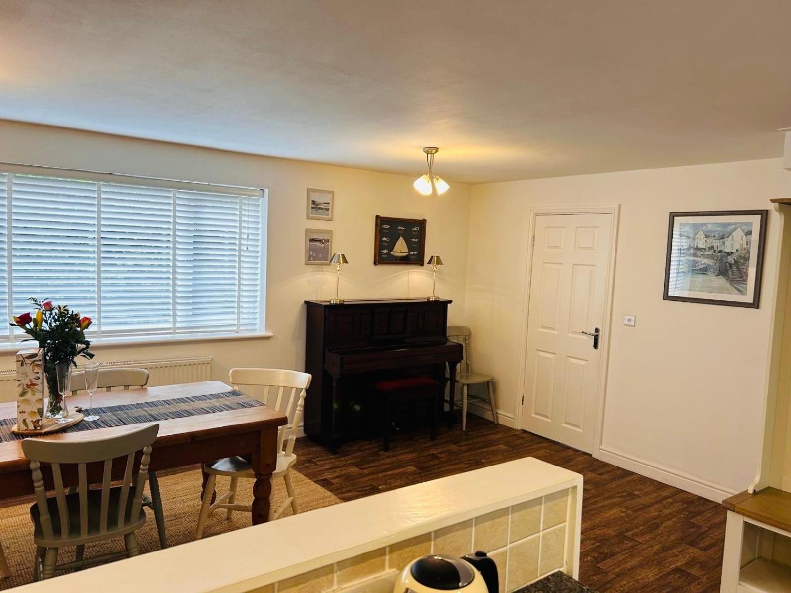 Y Bwthyn Apartment Bangor  Exterior photo